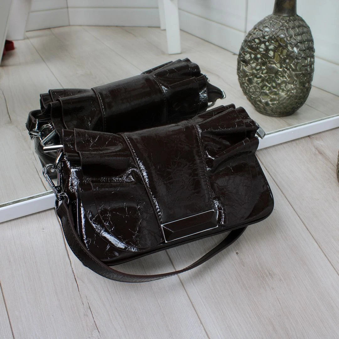 Жіноча шкіряна сумка Polina & Eiterou шоколадного кольору (ламаний лак)