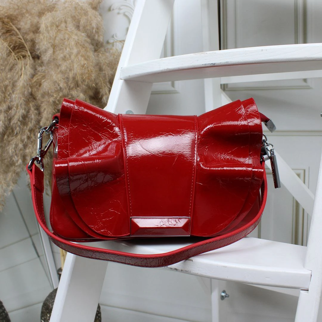 Червона жіноча шкіряна сумка Polina & Eiterou ламаний лак