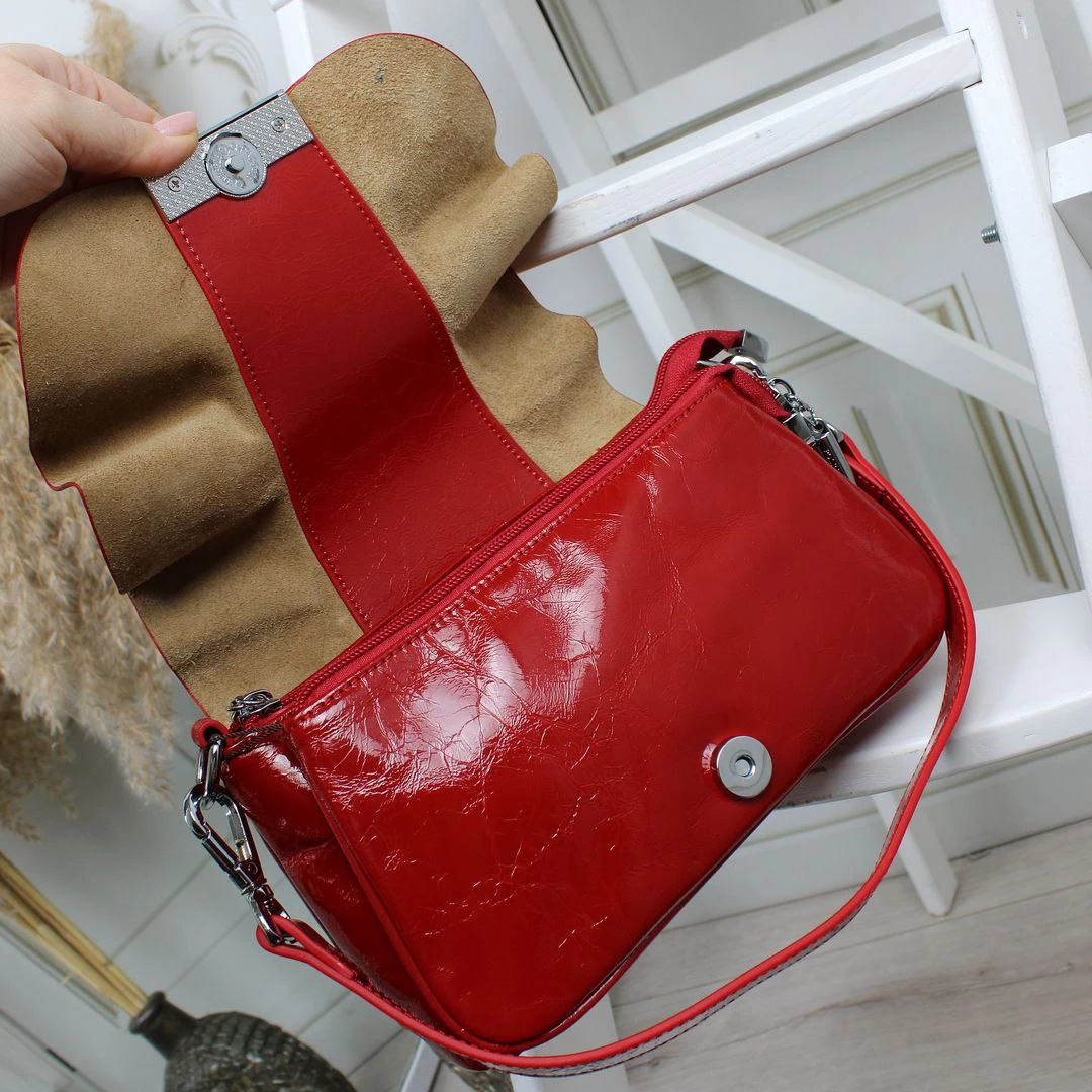 Червона жіноча шкіряна сумка Polina & Eiterou ламаний лак