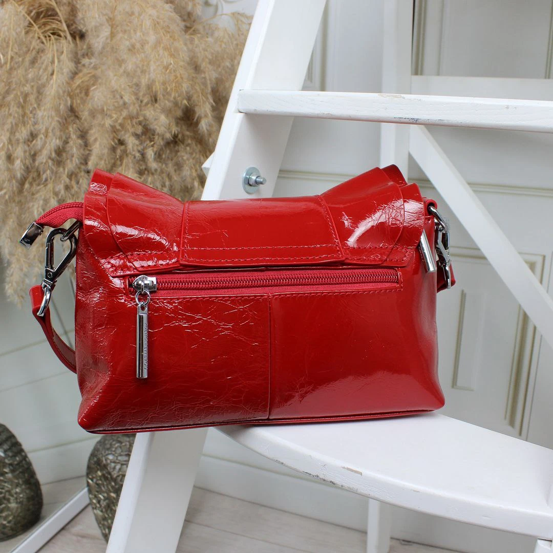 Червона жіноча шкіряна сумка Polina & Eiterou ламаний лак