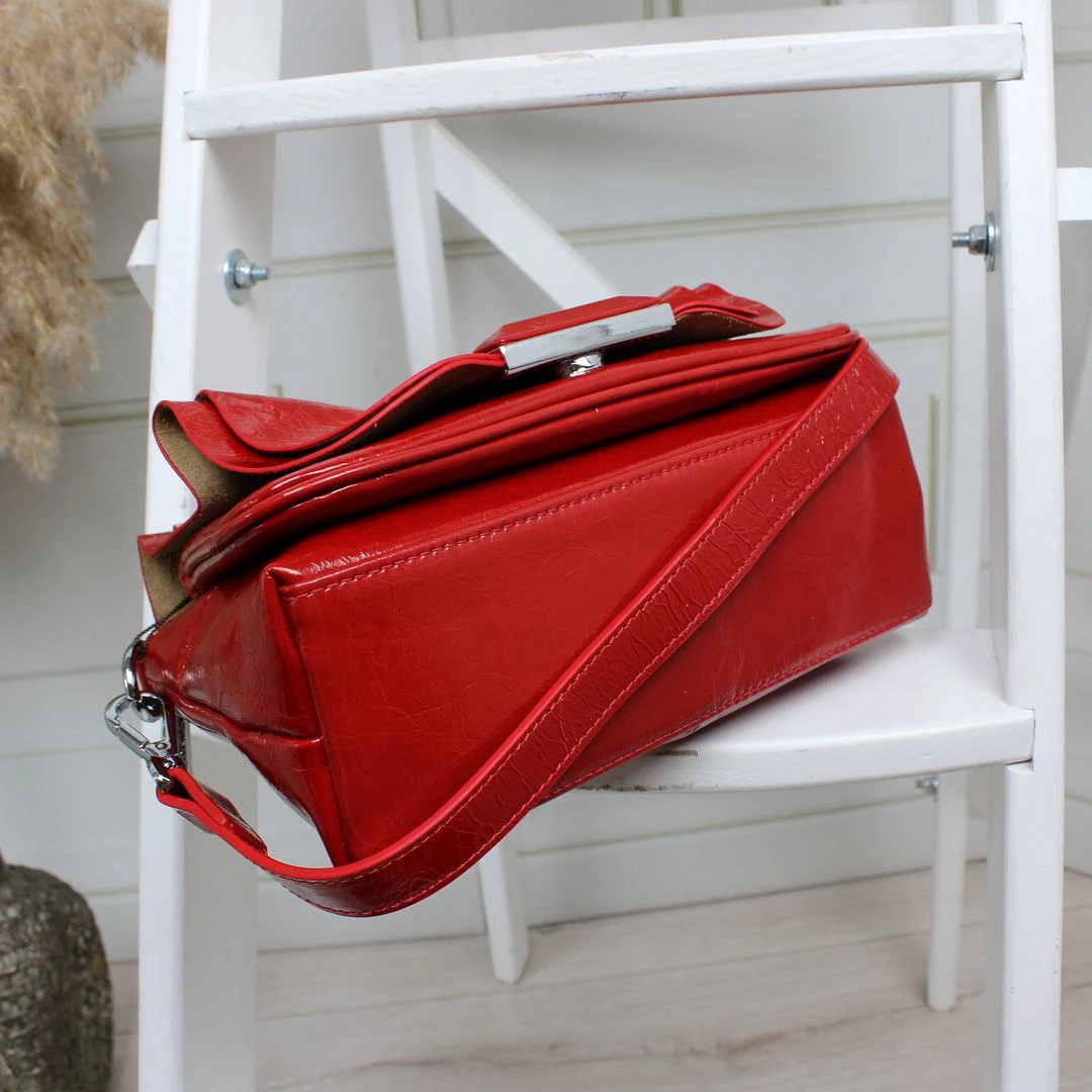 Червона жіноча шкіряна сумка Polina & Eiterou ламаний лак