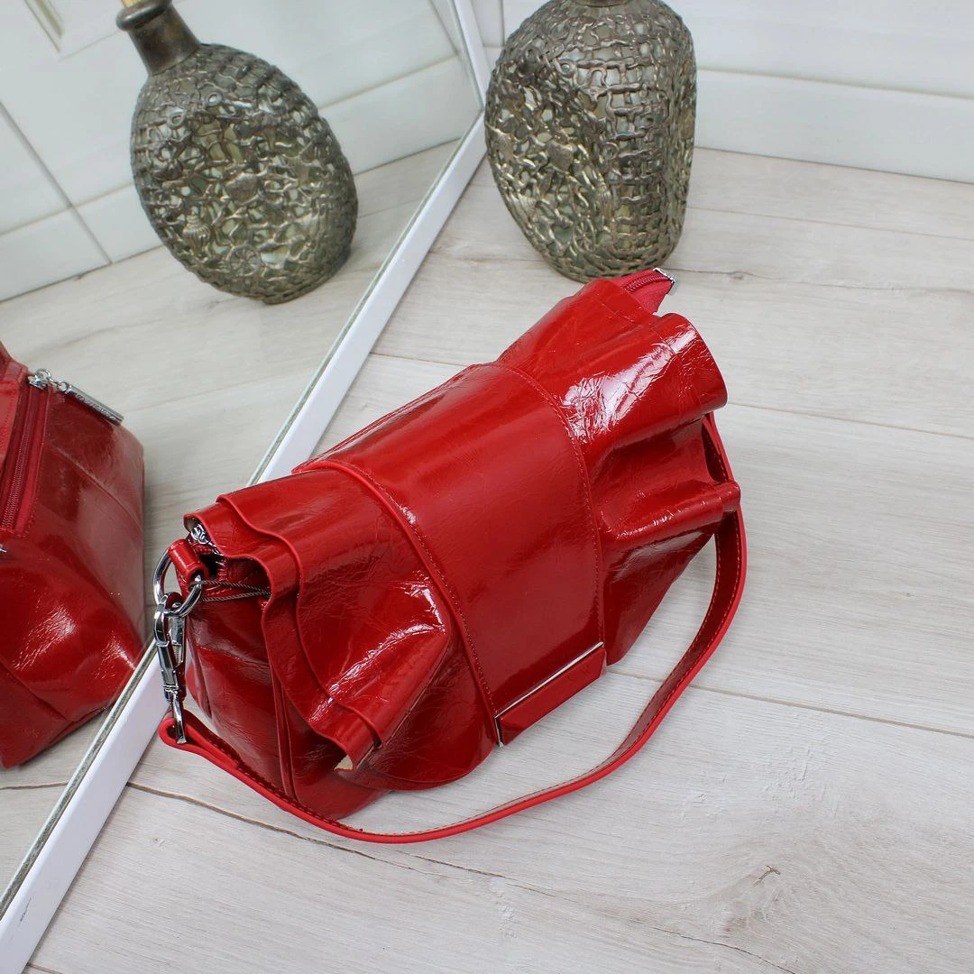 Червона жіноча шкіряна сумка Polina & Eiterou ламаний лак