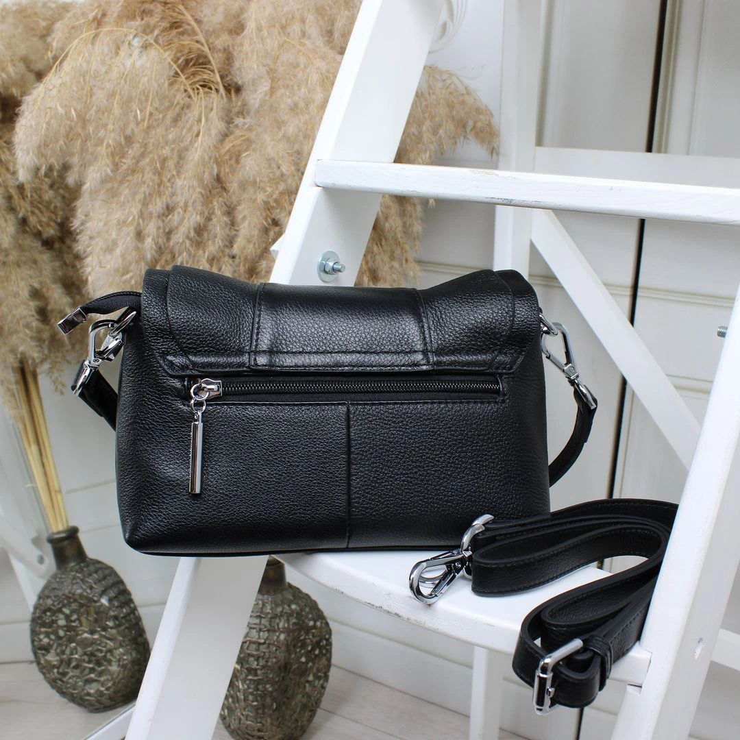 Жіноча чорна шкіряна сумка Polina & Eiterou через плече