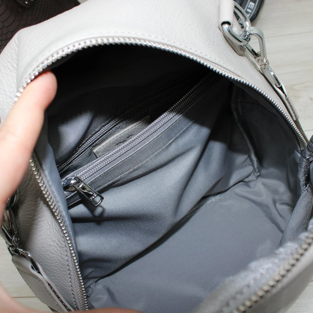 Жіноча шкіряна сумка-рюкзак Polina & Eiterou кольору моко через плече