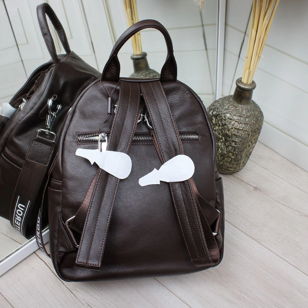 Жіноча сумка-рюкзак Polina & Eiterou шоколадного кольору з натуральної шкіри