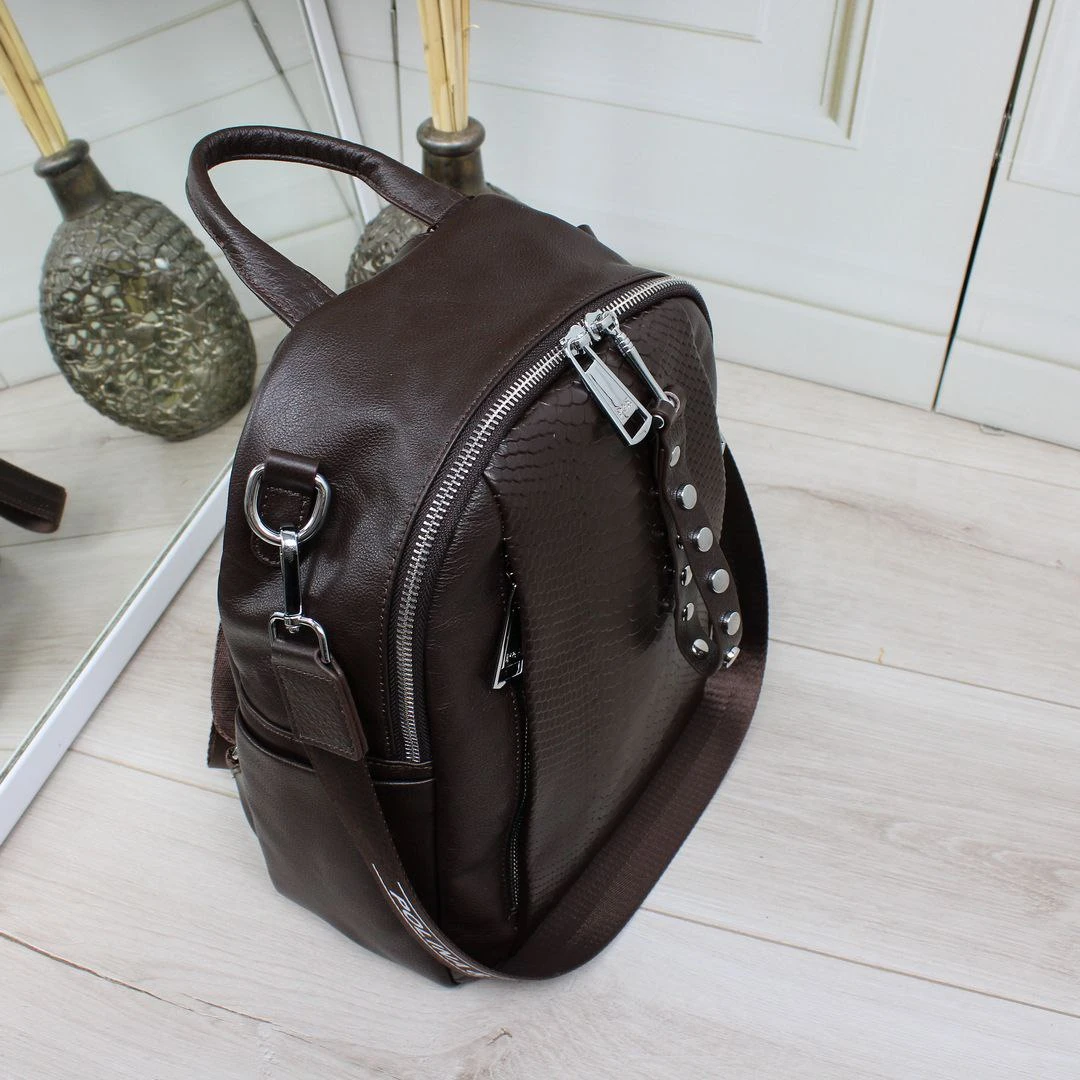 Жіноча сумка-рюкзак Polina & Eiterou шоколадного кольору з натуральної шкіри