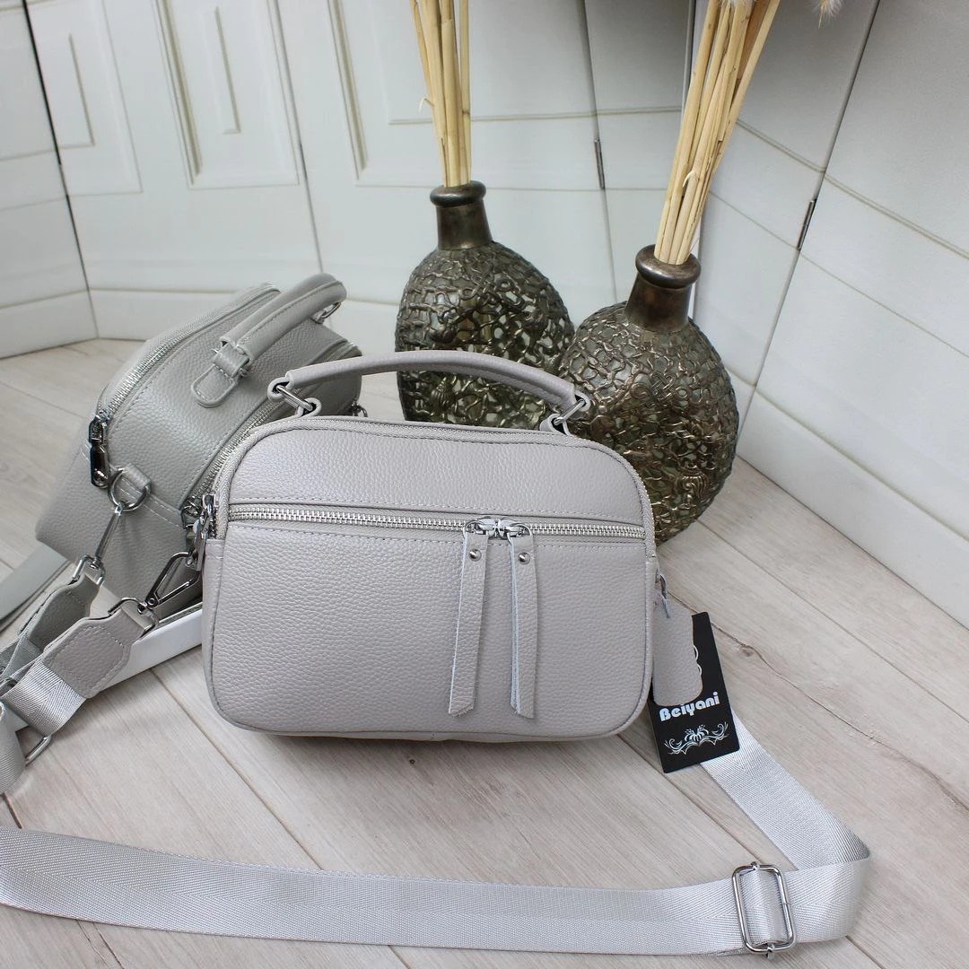 Сіра жіноча сумка крос-боді з натуральної шкіри на два відділення через плече