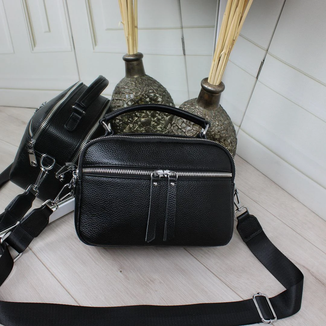 Жіноча чорна сумка через плече з натуральної шкіри крос-боді класична