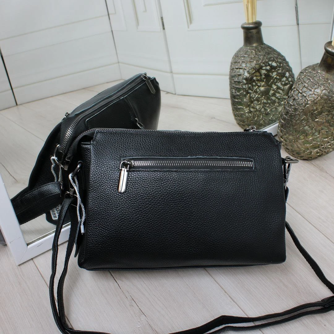 Жіноча чорна сумка через плече з натуральної шкіри крос-боді класична