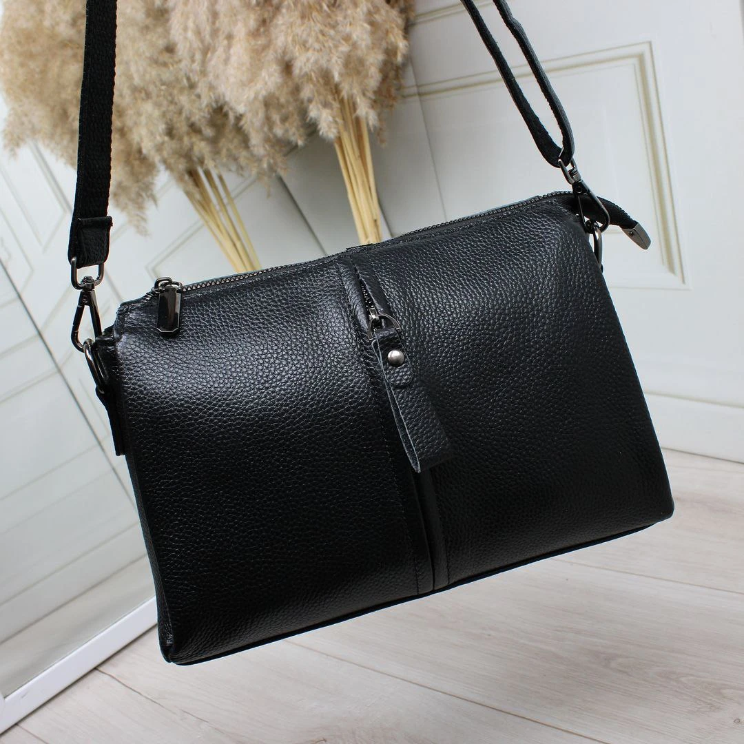 Жіноча чорна сумка через плече з натуральної шкіри крос-боді класична