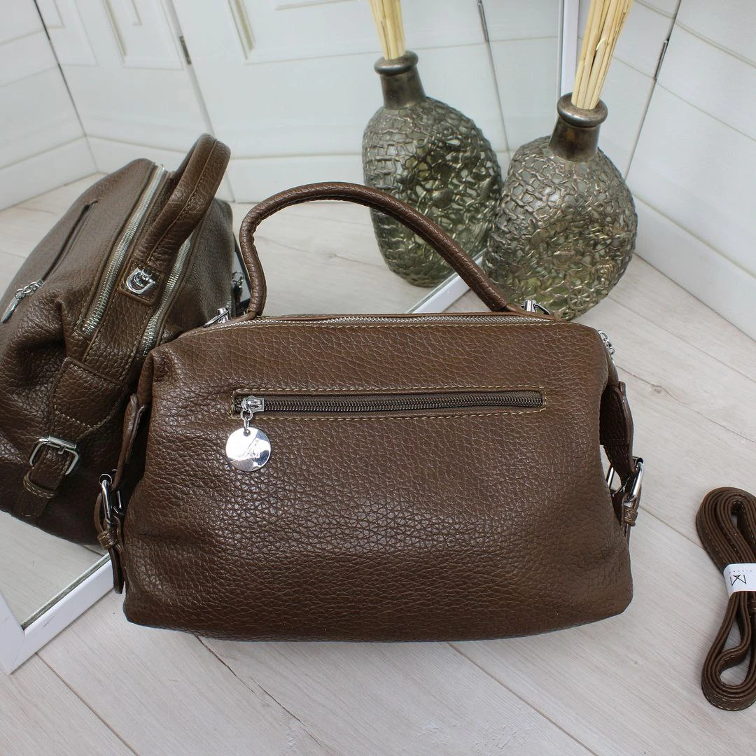 Жіноча сумка крос-боді через плече шоколадного кольору з люкс екошкіри