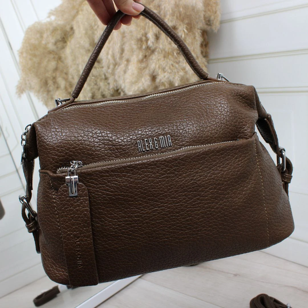 Жіноча сумка крос-боді через плече шоколадного кольору з люкс екошкіри