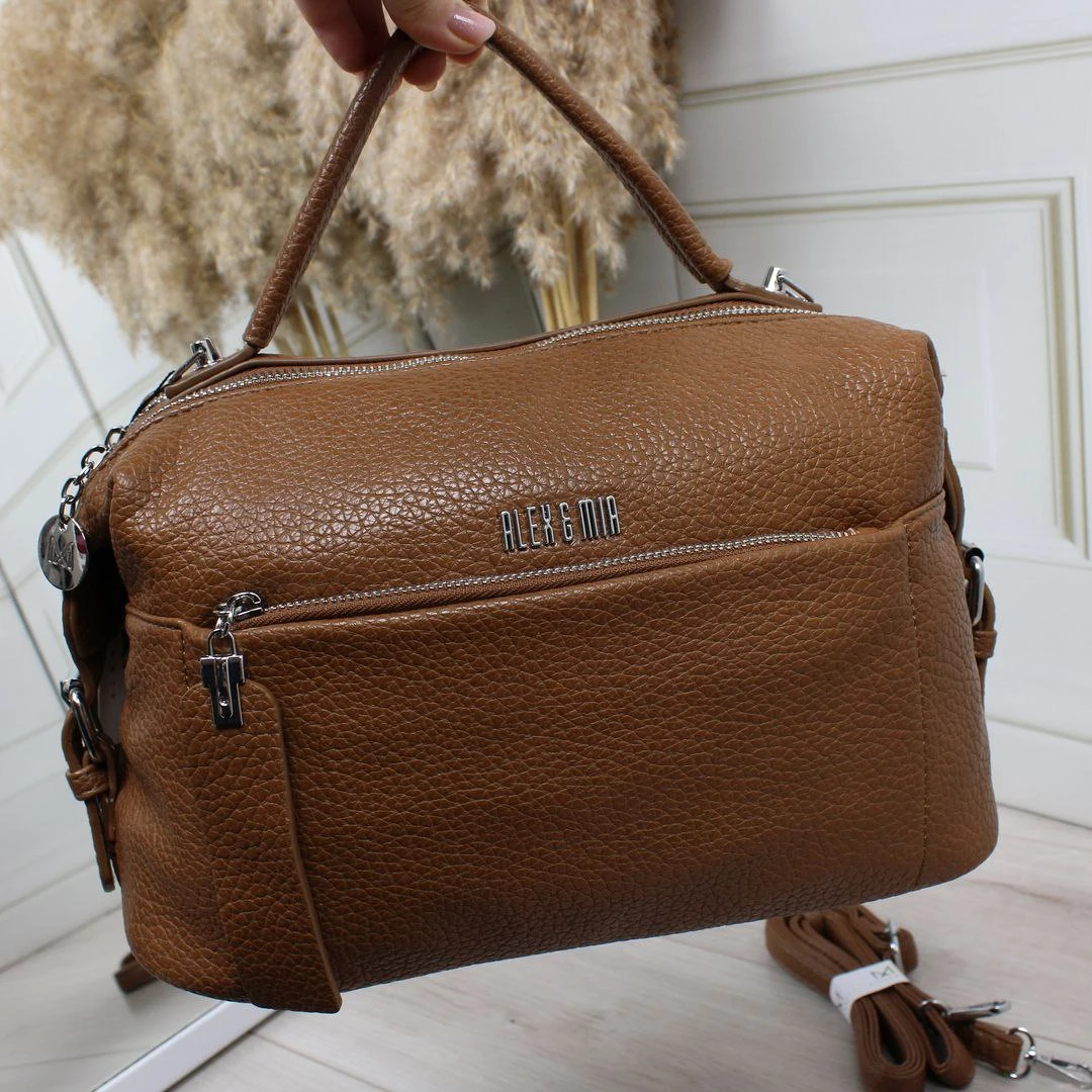 Жіноча світло-коричнева сумка крос-боді через плече з екошкіри