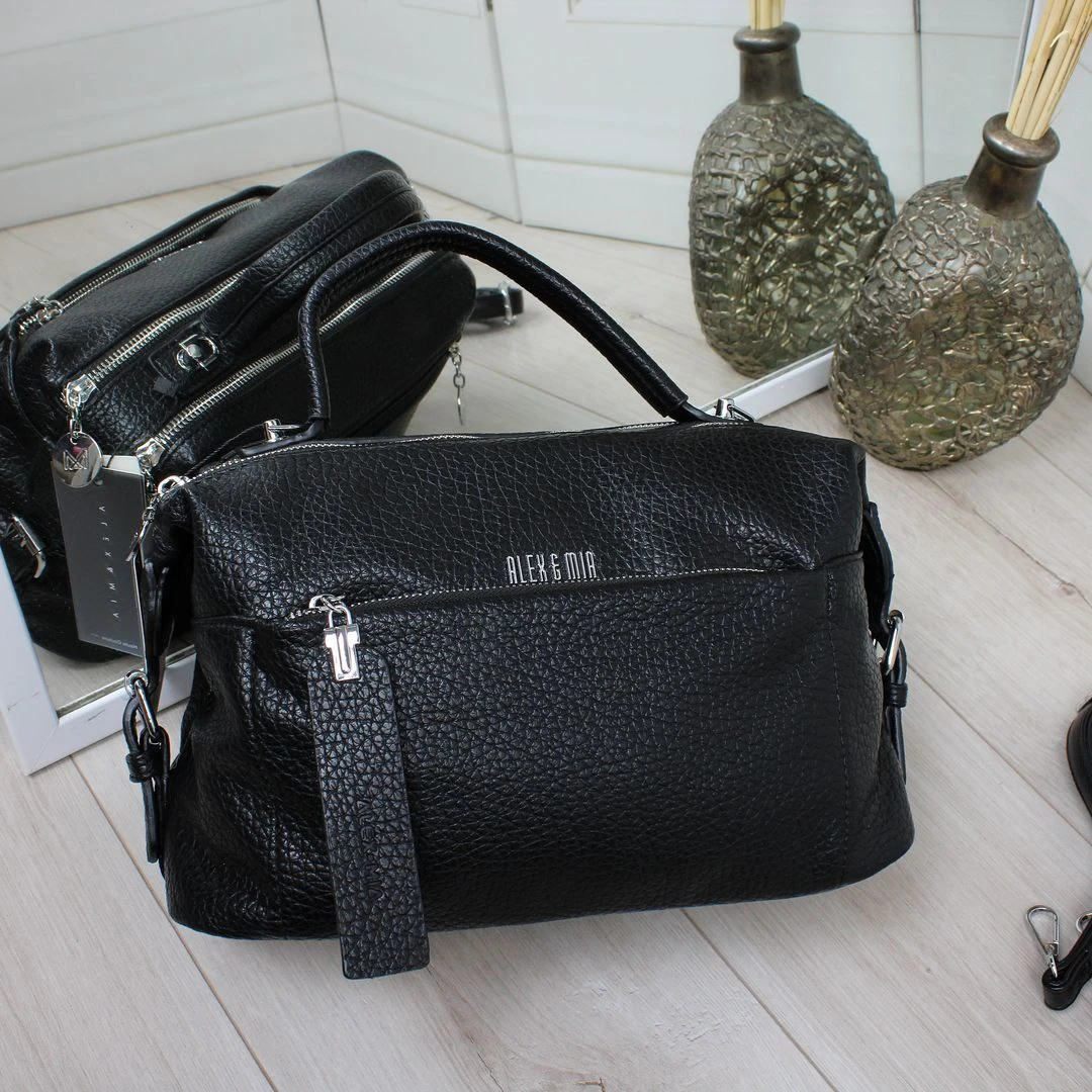 Чорна жіноча сумка крос-боді через плече з екошкіри