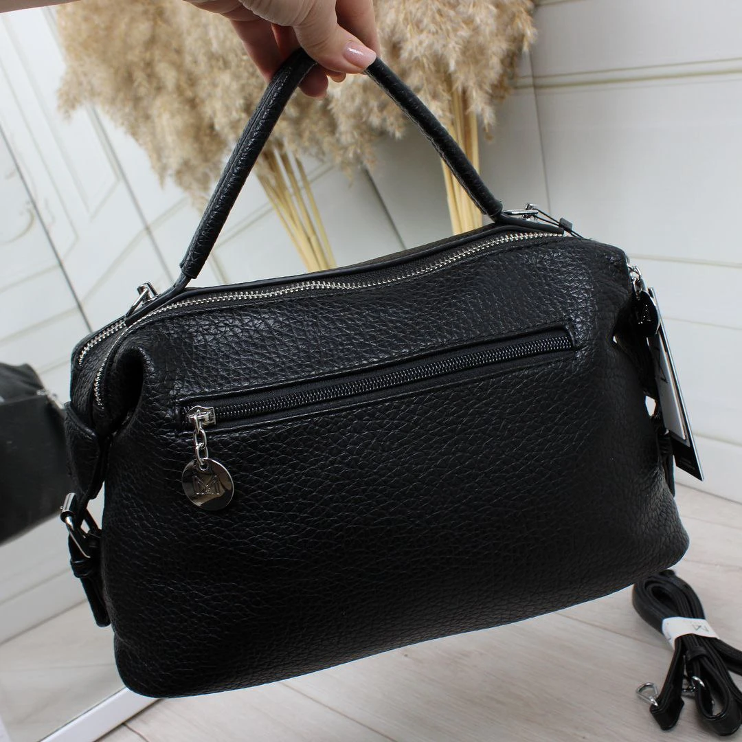 Чорна жіноча сумка крос-боді через плече з екошкіри