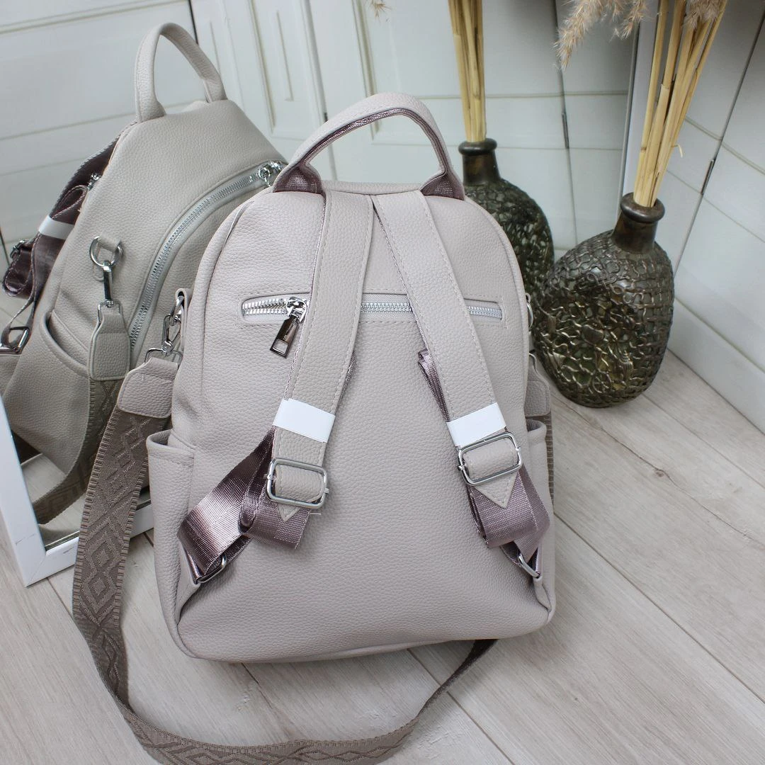 Жіноча сіро-лілова сумка-рюкзак з екошкіри з широким ременем