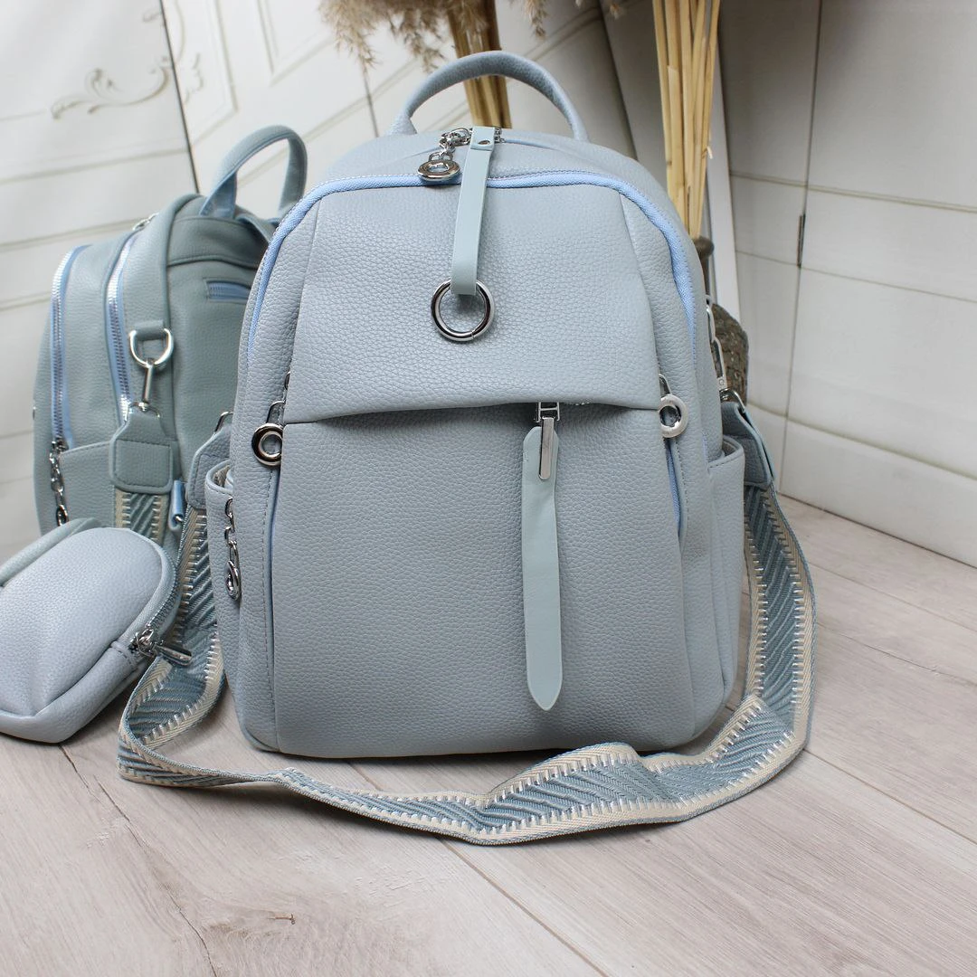 Жіноча блакитна сумка-рюкзак 2 в 1 з екошкіри зі срібною фурнітурою