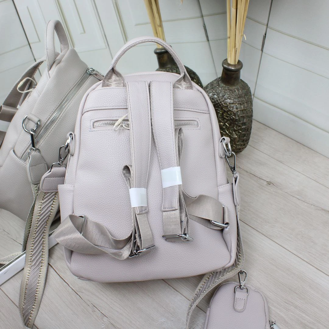 Жіноча сіро-лілова сумка-рюкзак з екошкіри з текстильним ременем