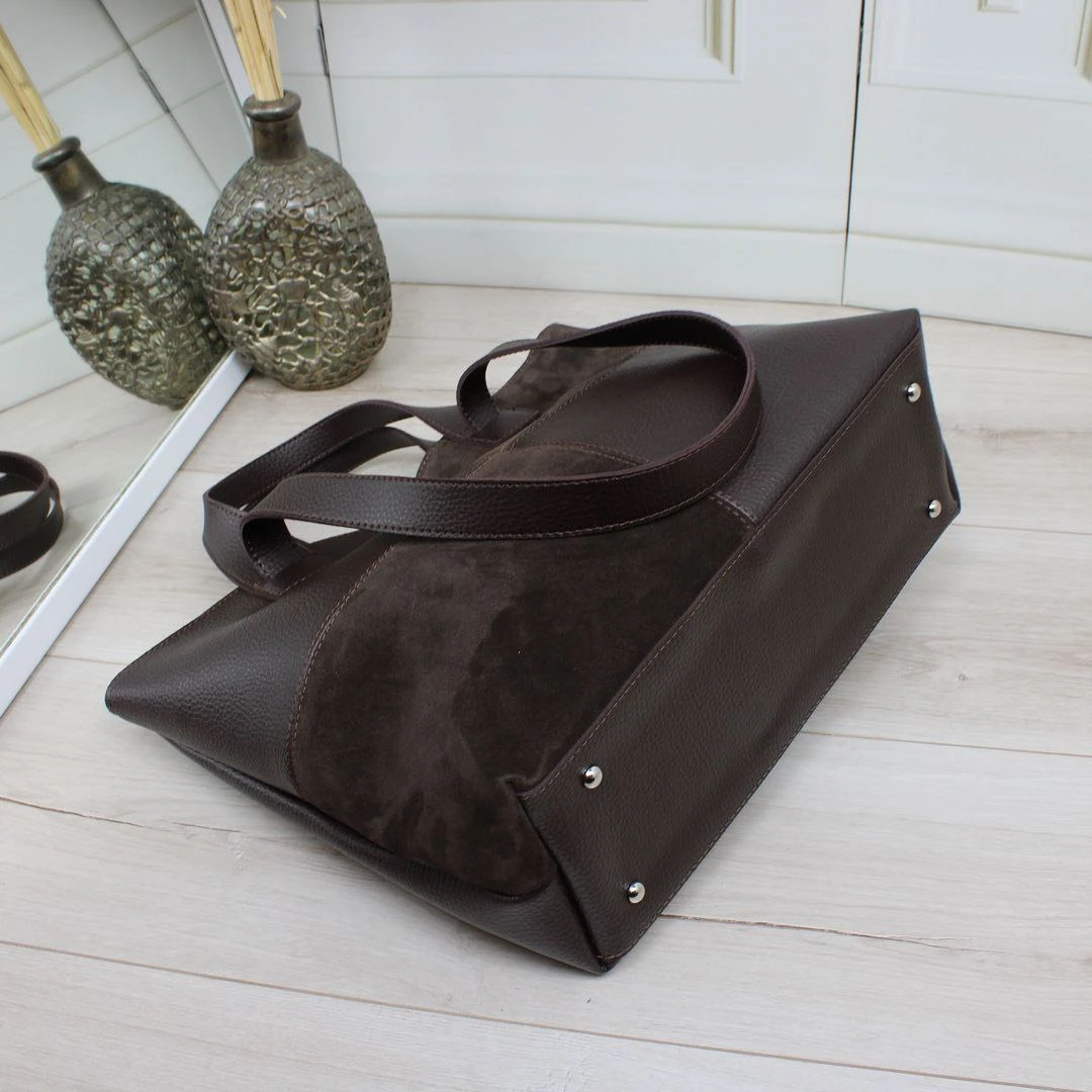 Велика жіноча сумка шоколадного кольору з натуральною замшею та екошкірою (формат А4)