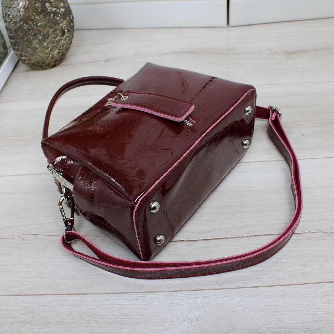 Жіноча червона сумка через плече крос-боді з натуральної шкіри — яскравий акцент