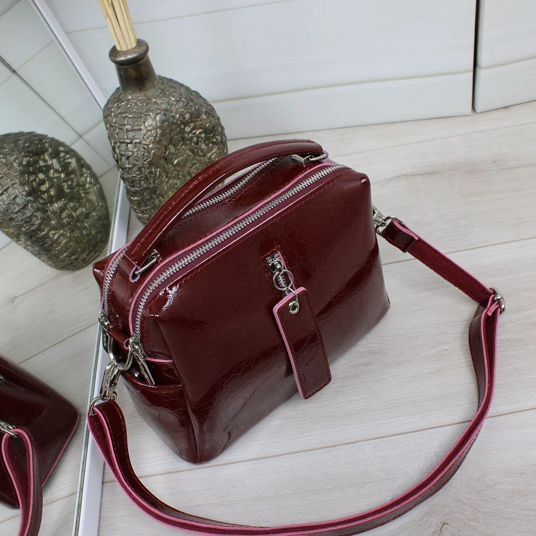 Жіноча червона сумка через плече крос-боді з натуральної шкіри — яскравий акцент