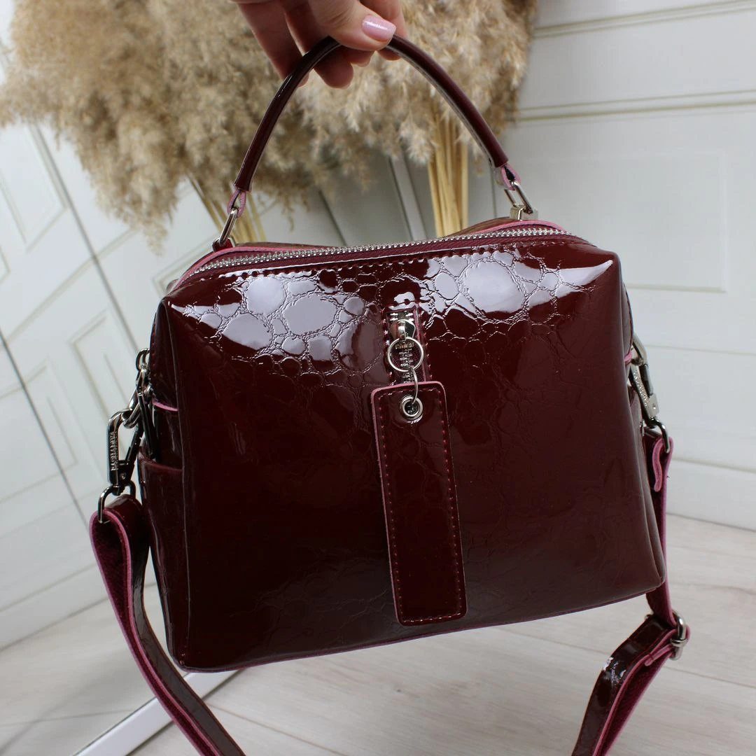 Жіноча червона сумка через плече крос-боді з натуральної шкіри — яскравий акцент