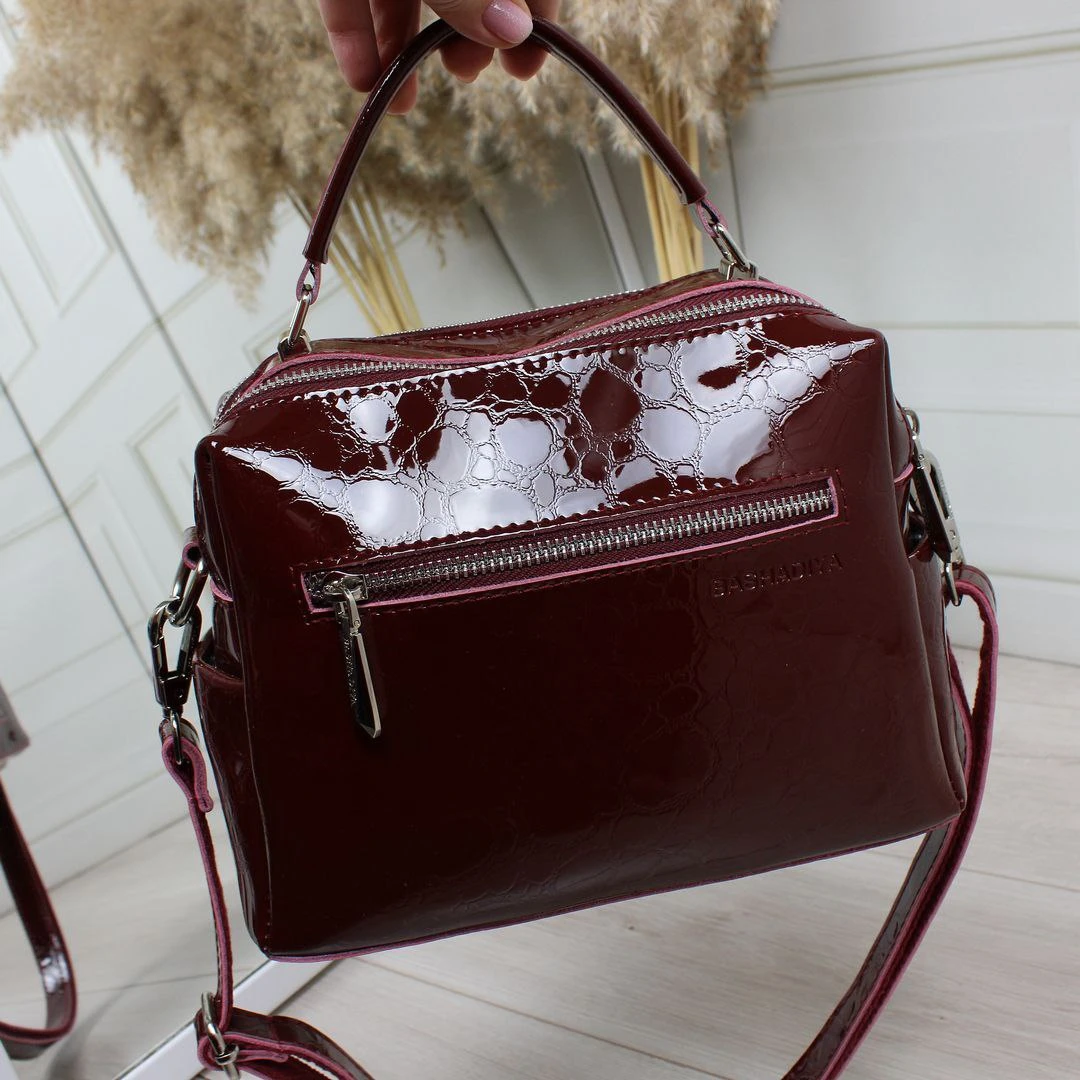 Жіноча червона сумка через плече крос-боді з натуральної шкіри — яскравий акцент