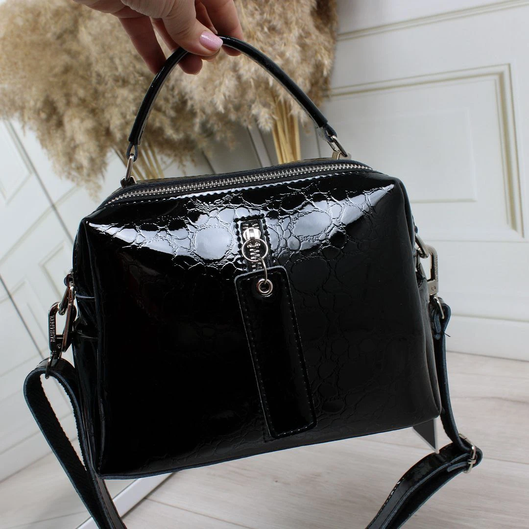 Чорна жіноча сумка через плече крос-боді з натуральної шкіри — базова модель