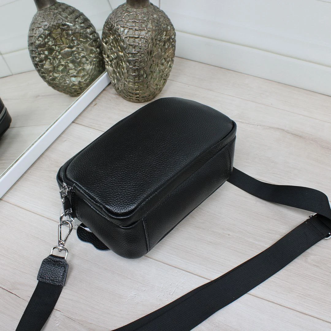 Класична чорна жіноча сумка крос-боді з натуральної шкіри