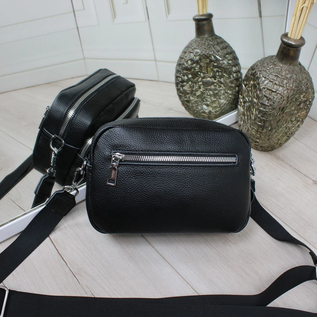 Класична чорна жіноча сумка крос-боді з натуральної шкіри
