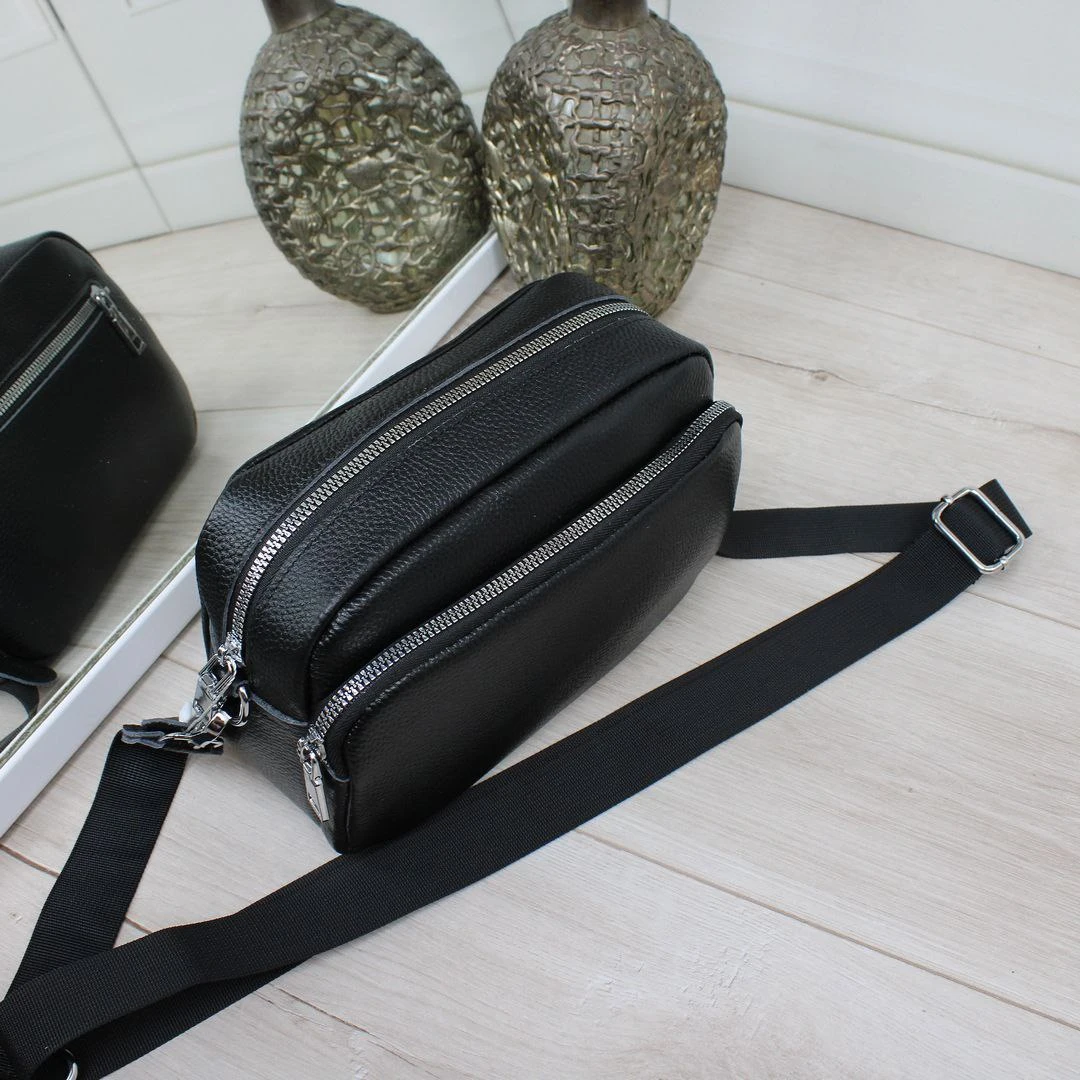 Класична чорна жіноча сумка крос-боді з натуральної шкіри