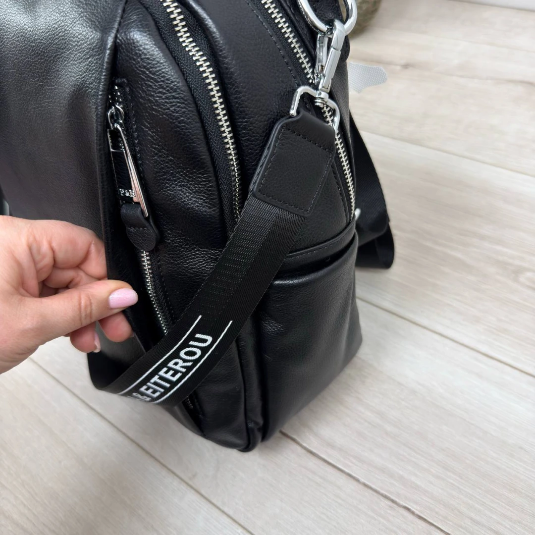 Чорна сумка-рюкзак Polina & Eiterou з натуральної шкіри (класична модель)