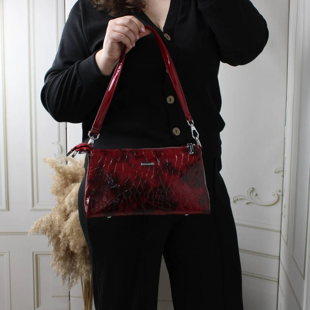 Червона лакова сумка через плече жіноча крос-боді на 3 відділення