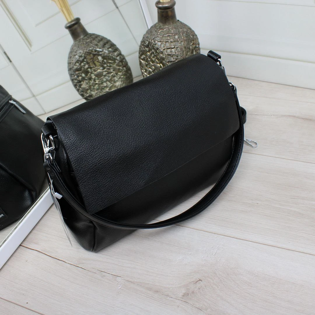 Чорна жіноча сумка через плече крос-боді з екошкіри на клапані