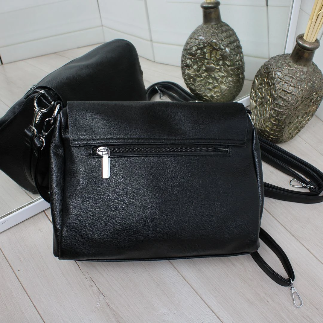 Чорна жіноча сумка через плече крос-боді з екошкіри на клапані