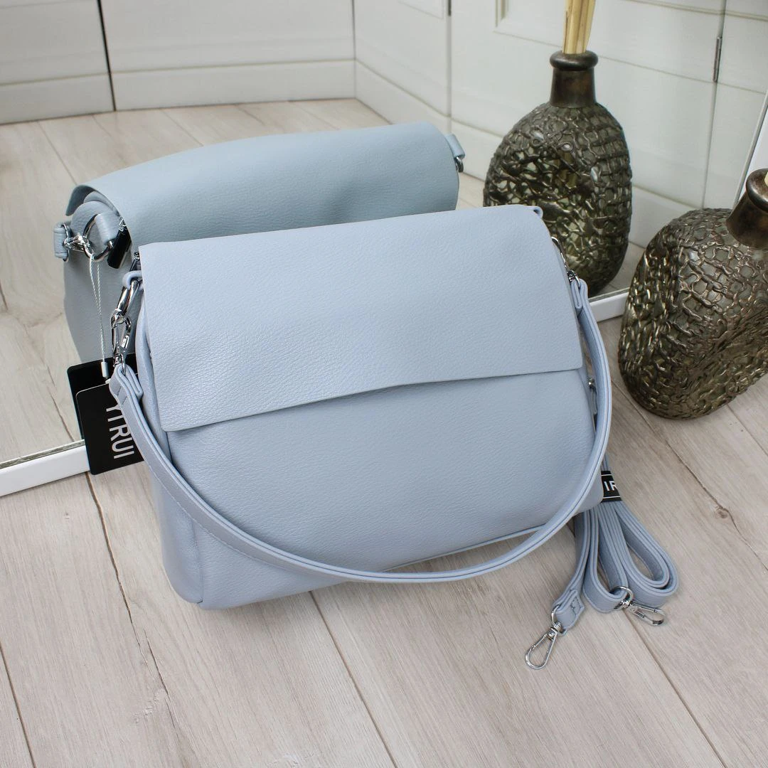 Блакитна жіноча сумка через плече крос-боді з екошкіри на клапані