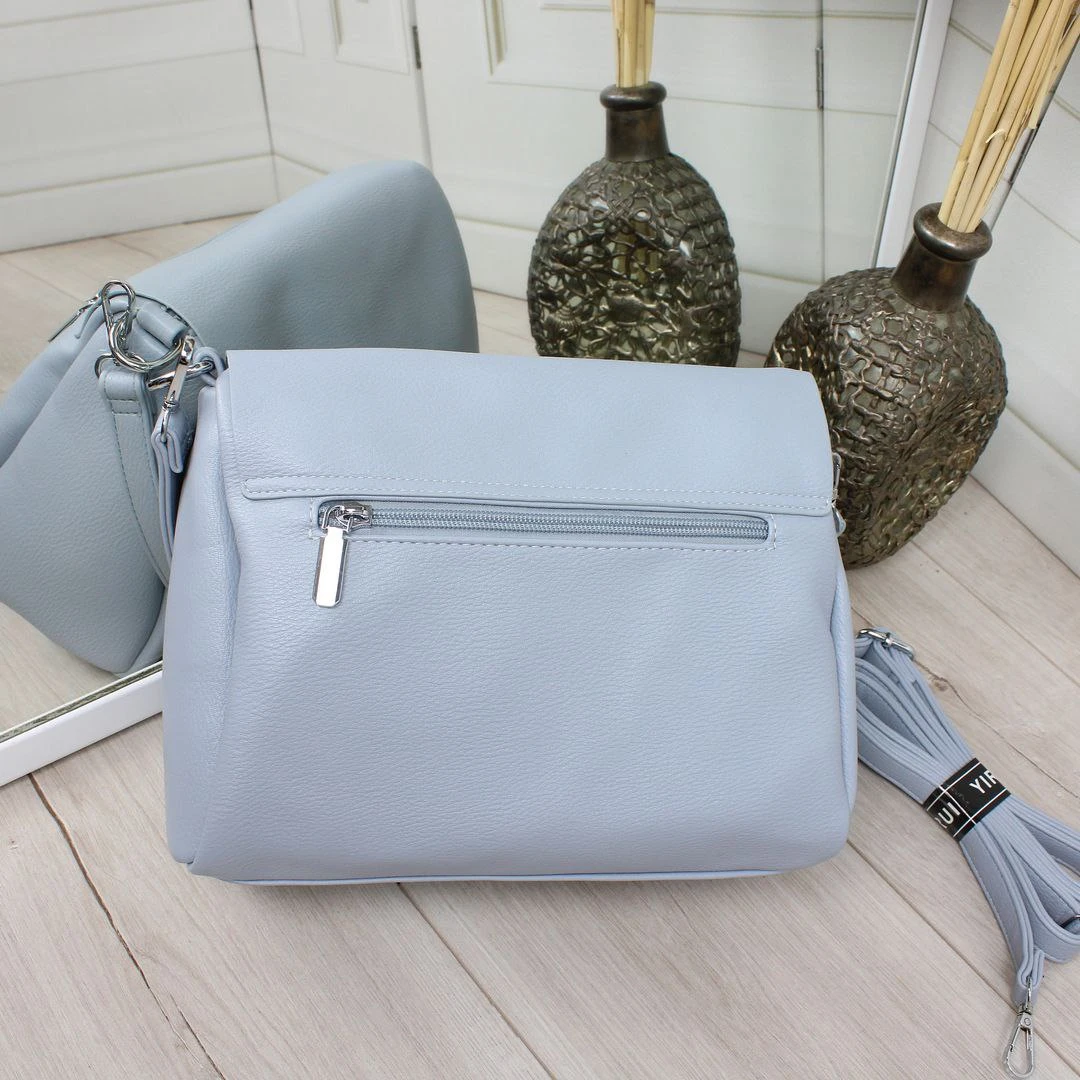 Блакитна жіноча сумка через плече крос-боді з екошкіри на клапані