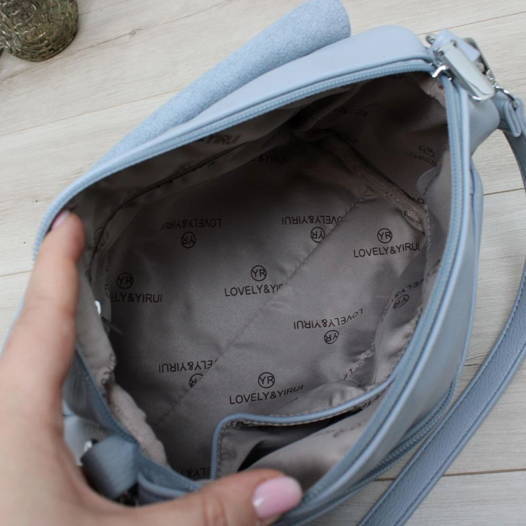 Блакитна жіноча сумка через плече крос-боді з екошкіри на клапані