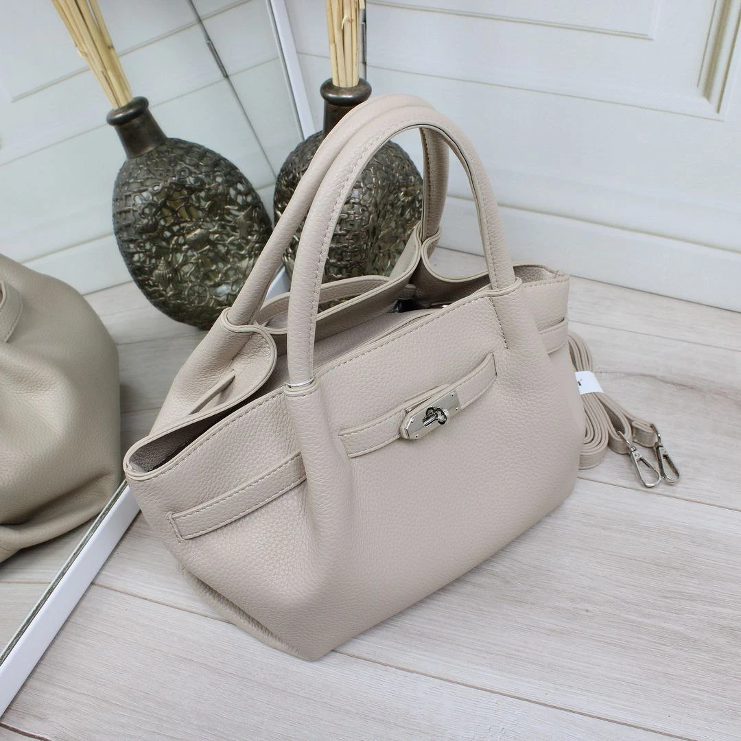 Жіноча бежева сумка через плече крос-боді з екошкіри з короткою ручкою