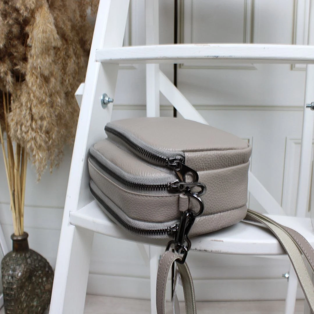 Бежева жіноча сумка через плече крос-боді з натуральної шкіри