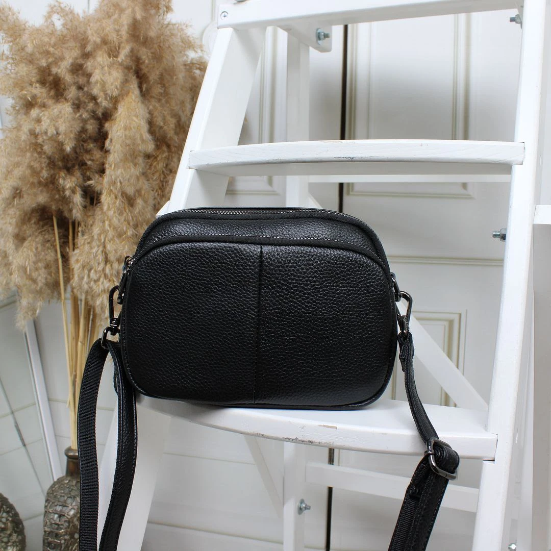Чорна жіноча сумка крос-боді з натуральної шкіри через плече