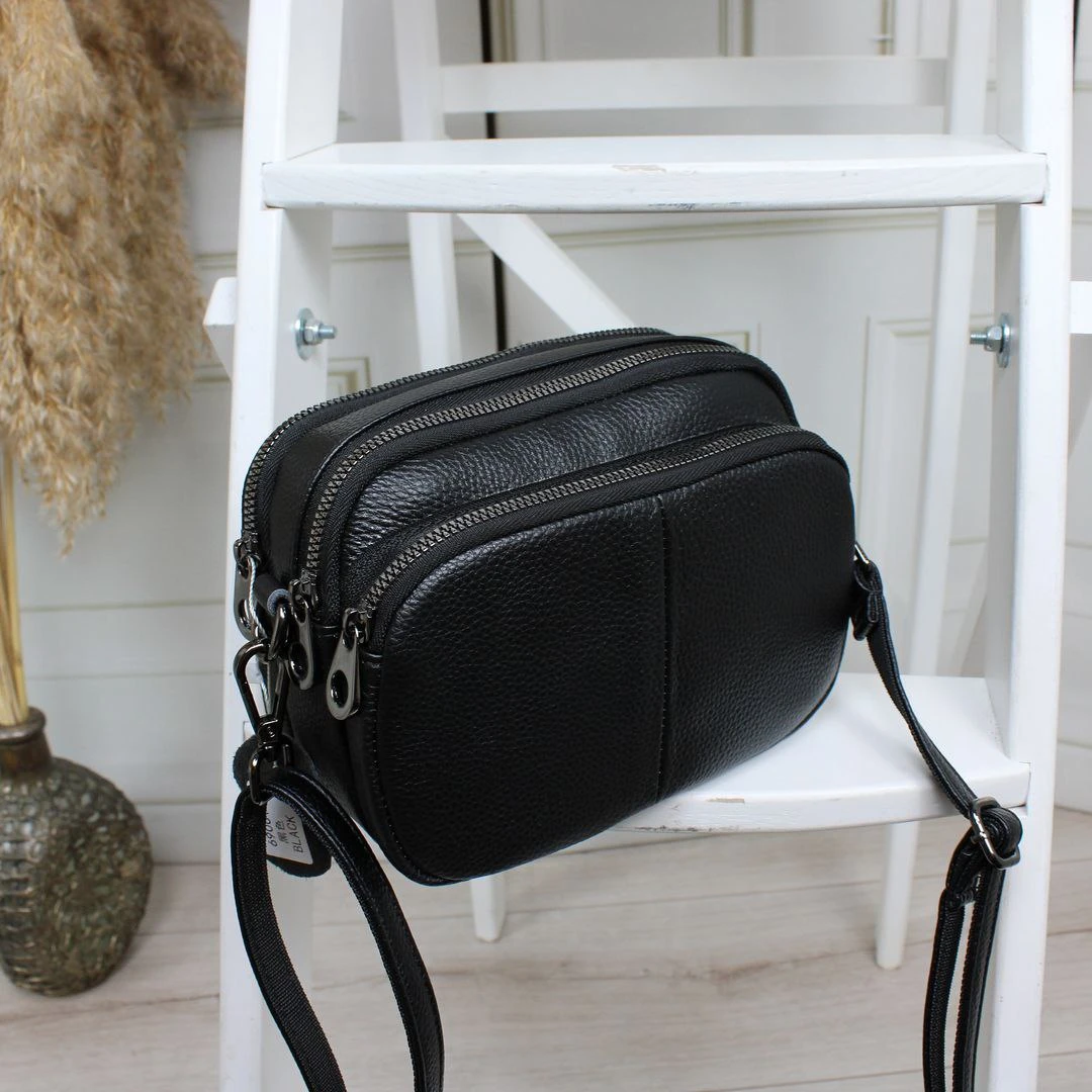 Чорна жіноча сумка крос-боді з натуральної шкіри через плече