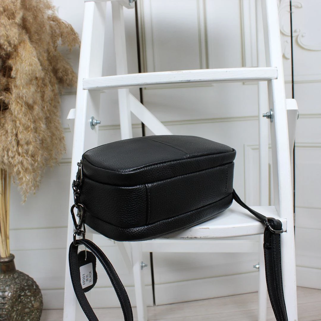 Чорна жіноча сумка крос-боді з натуральної шкіри через плече