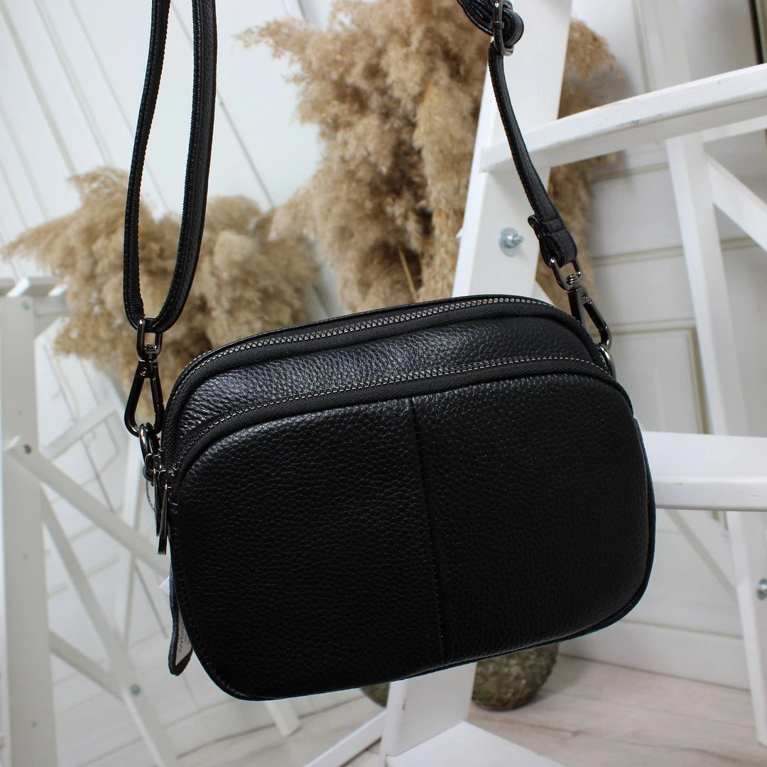 Чорна жіноча сумка крос-боді з натуральної шкіри через плече
