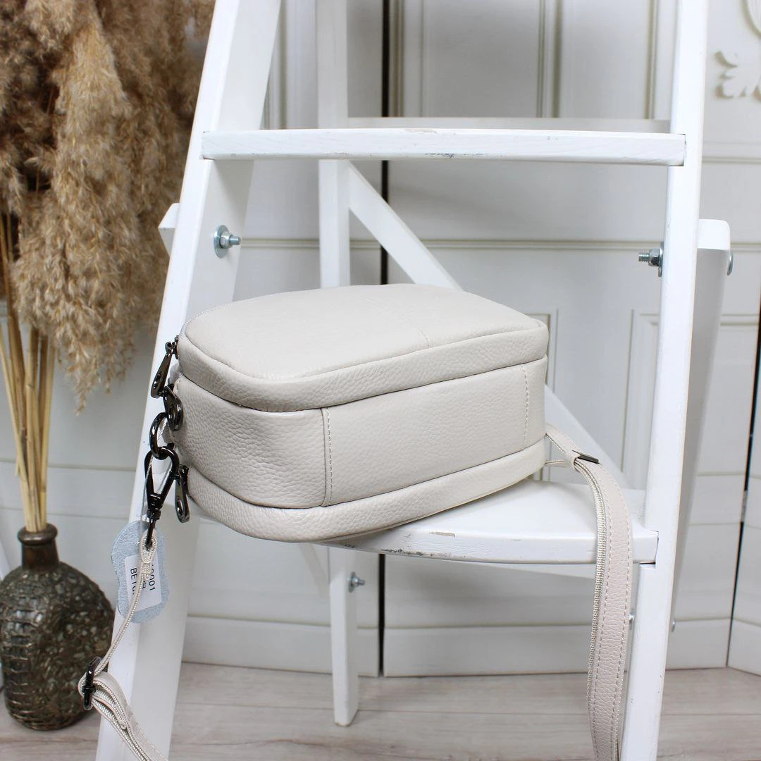 Жіноча молочна сумка крос-боді з натуральної шкіри на два відділення