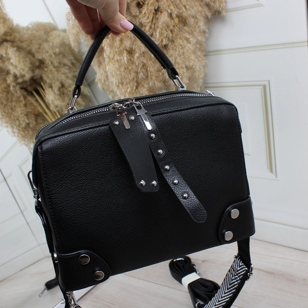 Чорна крос-боді люкс: Ваш шлях до бездоганного вечірнього стилю