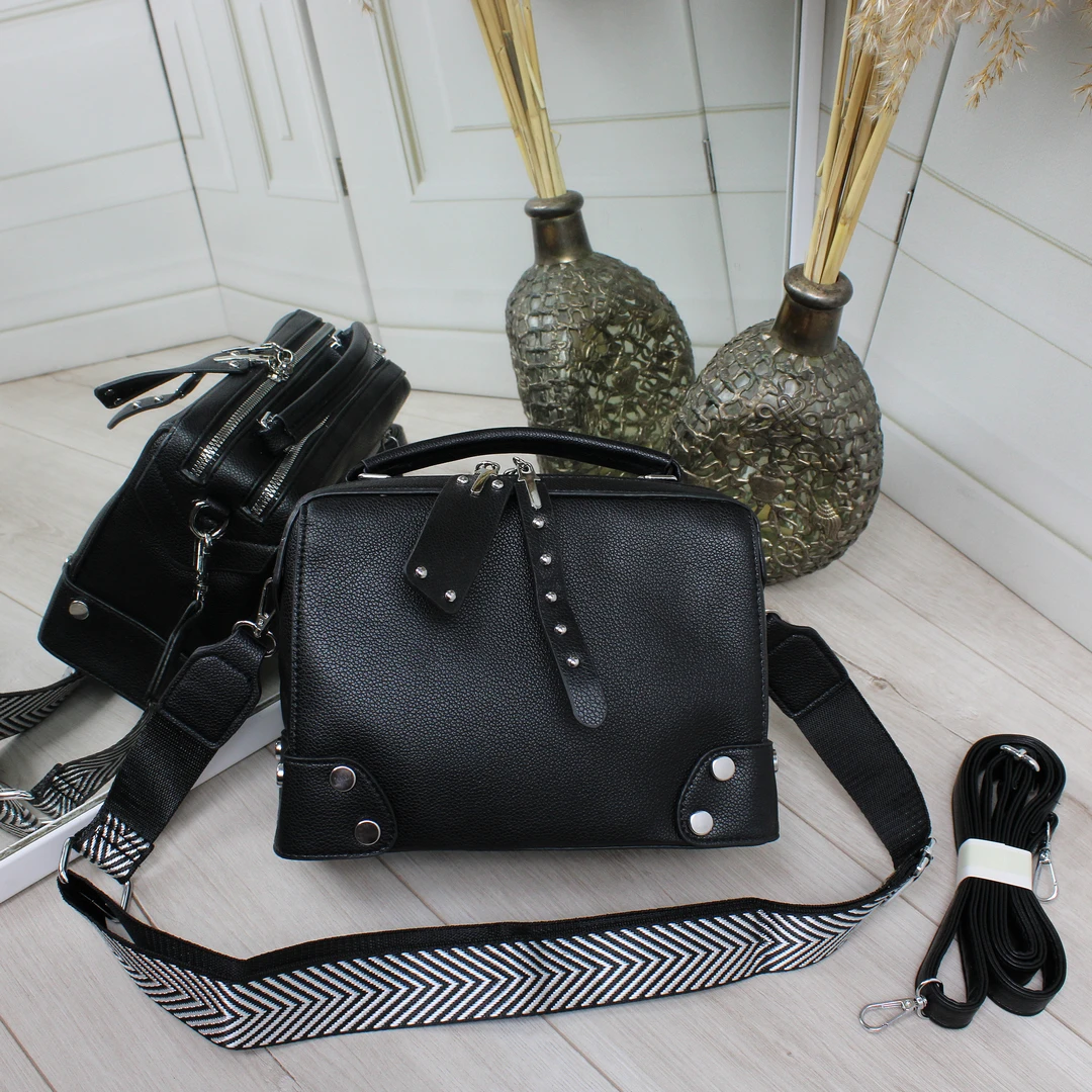 Чорна крос-боді люкс: Ваш шлях до бездоганного вечірнього стилю