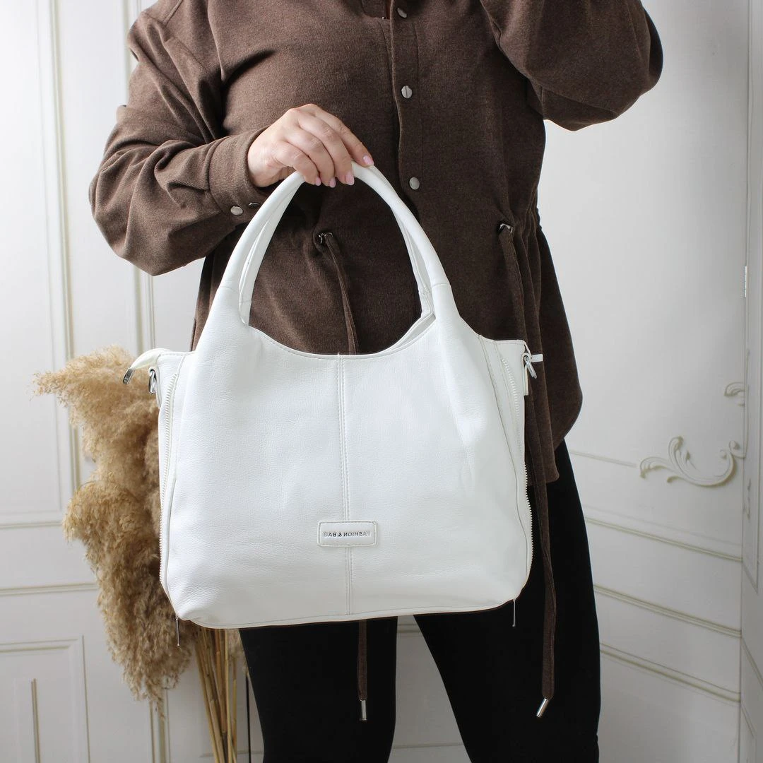 Біла жіноча сумка під формат А4 з екошкіри зі зміною форми