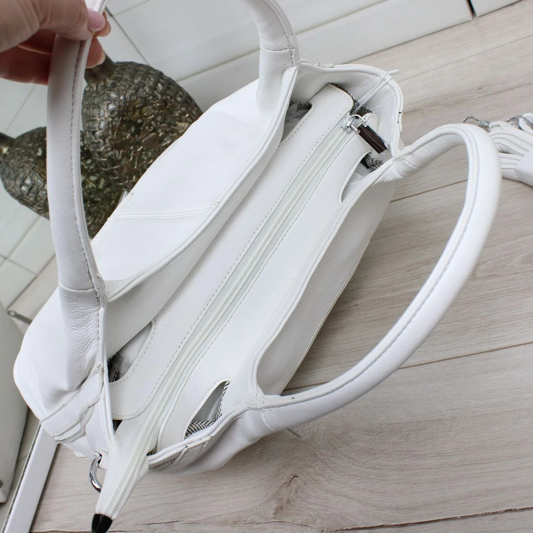 Біла жіноча сумка під формат А4 з екошкіри зі зміною форми