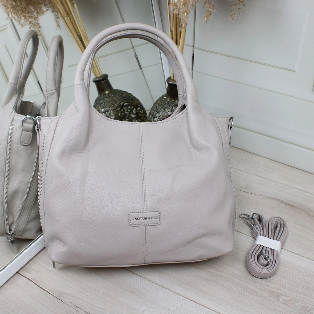 Жіноча світло сіро-лілова сумка А4 з екошкіри з боковими блискавками